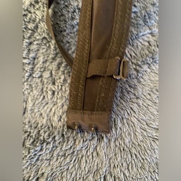 Black bra, European style e size 80 or 36A, strapless almost new condition - Picture 3 of 6